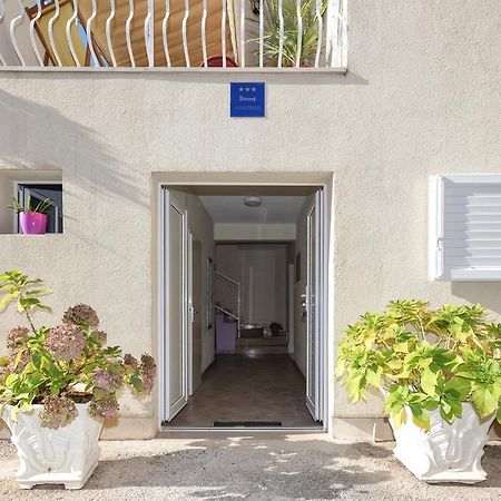 Apartment Oaza Vrboska Buitenkant foto