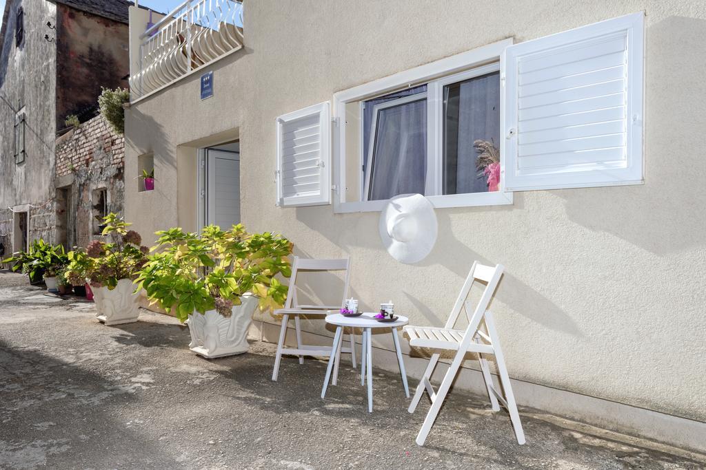 Apartment Oaza Vrboska Buitenkant foto