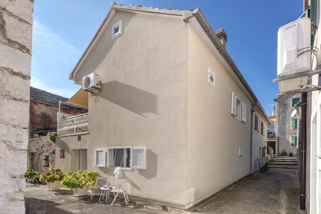 Apartment Oaza Vrboska Buitenkant foto